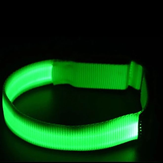 Universelles LED Leuchtarmband für Outdoor Aktivitäten wie Joggen, etc. -  mit integriertem Akku - grün