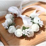 Blumen Armband - Handgelenk Blumenkranz - Hochzeit Accessoire - Brautjungfer Schmuck - weiss