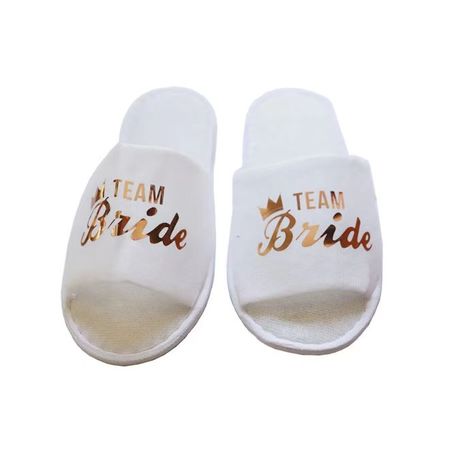 Team Bride Hausschuhe (One Size) - Wellness Slippers - Junggesellinnenabschied Accessoire - SPA Series - weiss/rosegold